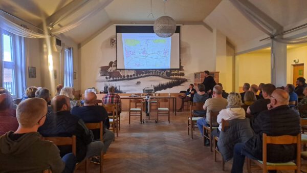 Vorstellung der Planung zum Hochwasserschutz Dreitzsch im Rahmen einer Bürgerversammlung